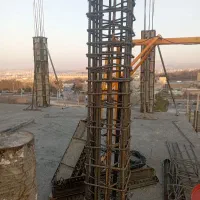 آلماتوربندی ، کارگر ساختمان