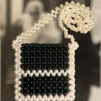 کیف مرواریدی|کیف، کفش، کمربند|صومعه‌سرا, |دیوار