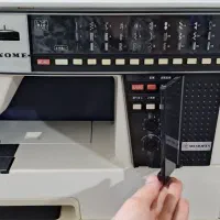 چرخ خیاطی ژانومه ۲۰۰۱. در حد آک|چرخ خیاطی و ریسندگی|امیدیه, |دیوار