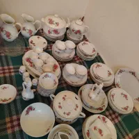 چینی گل‌سرخ قدیمی ۸۰ ساله  فروش فوری