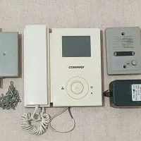 رنگی آیفون تصویری با همه وسایل مربوطه تکمیل