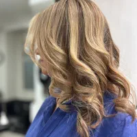 رنگ ولایت و انواع زیبای مو|خدمات آرایشگری و زیبایی|قرچک, محمد آباد|دیوار