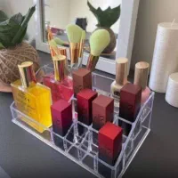استند آرایشی