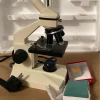 میکروسکوپ تک چشمی