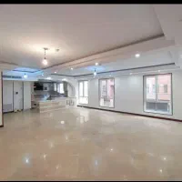 درکه / ۲۰۰ متر / ۳۰ متر حیاط / ۲ پارکینگ