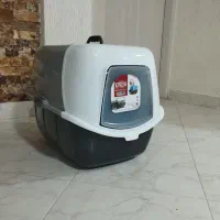 ظرف خاک گربه جورج و بیلچه