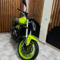 متور بنلی ۳۰۰جفت سیلندر