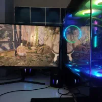 کیس گیمینگ با مانیتور و ...