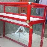 ویترین شیشه ای