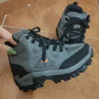 کتونی بچگانه|کفش و لباس بچه|رشت, استقامت ۱|دیوار