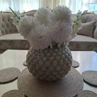 گل مصنوعی و گلدان