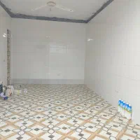 مغازه-عالی-بزرگ-تمام-کاشی-سرامیک-درب-اتوماتیک