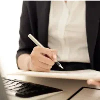 منشی و کارگر ساده