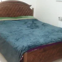 تختخواب دونفره در حد نو با تشک|تخت و سرویس خواب|شاهینشهر, شهرک گلدیس|دیوار