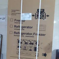 یک عدد یخچال و یک عدد اوجاق گاز گاز