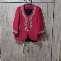 لباس سارافون مشکی و کت قرمز تمیز و سالم|لباس|اصفهان, لاله|دیوار