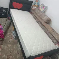 باسلام یک عدد تخت یک نفر ویک عدد صندلی چرخشی|تخت و سرویس خواب|قم, نخودی|دیوار