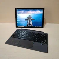 سورفیس pro5 فوق العاده نو و تمیز