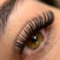 تخفیف آموزش کاشت مژه ولیفت مژه وابرو