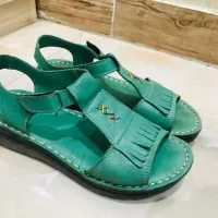 صندل تمام چرم سبز خوشرنگ سایز ۳۸