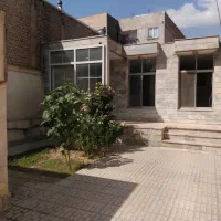حیاط ویلایی ۱۷۶متری خ امام رضا