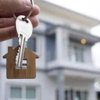 فروش منزل کلنگی واقع در خیابان بزرگمهر خ 22بهمن