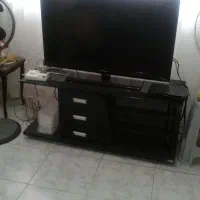 سامسونگ چهل اینچ با میز در حد