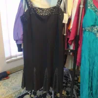 یک دست لباس مهمونی سبز خوشرنگ و یکدست مشکی