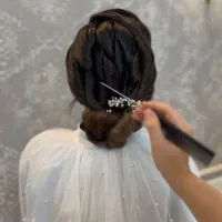 شنیون و میکاپ درسالن  زیبایی