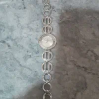 ساعت نقره ای