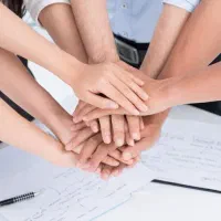 ادمین و کمکی در کارهای آنلاین