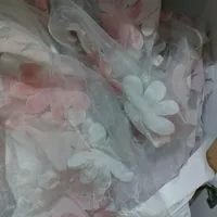 پرده با ارتفاع ۲و ۸۰ و عرض۱و نیم .کارکرده .