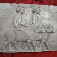 یادمان پارسه تخت جمشید هخامنشی هدیهآوران تمام فلزی