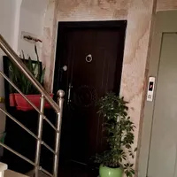 فروش آپارتمان یک طبق از سه طبق