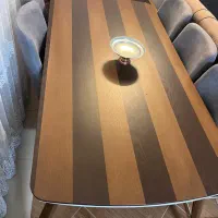 میز غذا خوری ۸ نفره در حد نو