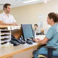 منشی دندان‌پزشکی (با مدرک لیسانس)