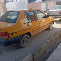 تاکسی زرد تک رنگ  استان خوش رخ و زیبا