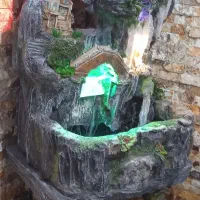 آبنما بسیارتمیزونواندازه اش یک مترو نیم ارتفاعش|مجسمه، تندیس، ماکت|تهران, شهرک ولیعصر جنوبی|دیوار