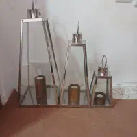 فانوس کنار سالنی وساعت