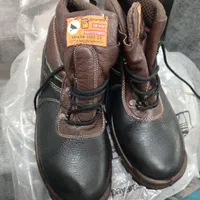 کفش ایمنی سایز ۴۲ مدل آلپینا|کیف، کفش، کمربند|بوشهر, |دیوار