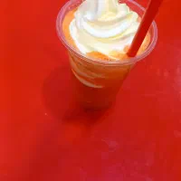 کار در کافه بستنی