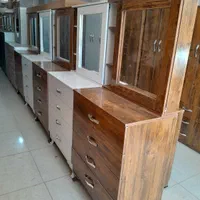 میز ارایش،دراور،۴کشاب،ایینه دار