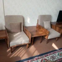 یک مبل ملامینه 7 نفره و میز tv  و جلو مبلی و گنجه