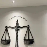 وکیل پایه یک دادگستری