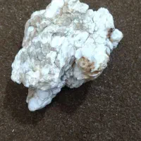 سنگ آراگونیت سفید کوچک