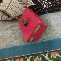 قفل در حیاط|اشیا|آبادان, |دیوار