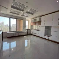 آپارتمان۱۸۰متر*غرق نور*نوساز*تاپ لوکیشن *واوان