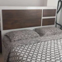 تخت دونفره با تشک و میزارایشی و پاتختی