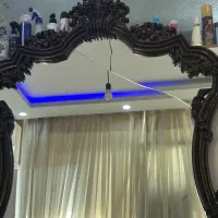 آینه با قاب چوب