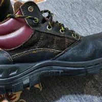 کفش ایمنی|کیف، کفش، کمربند|دورود, |دیوار